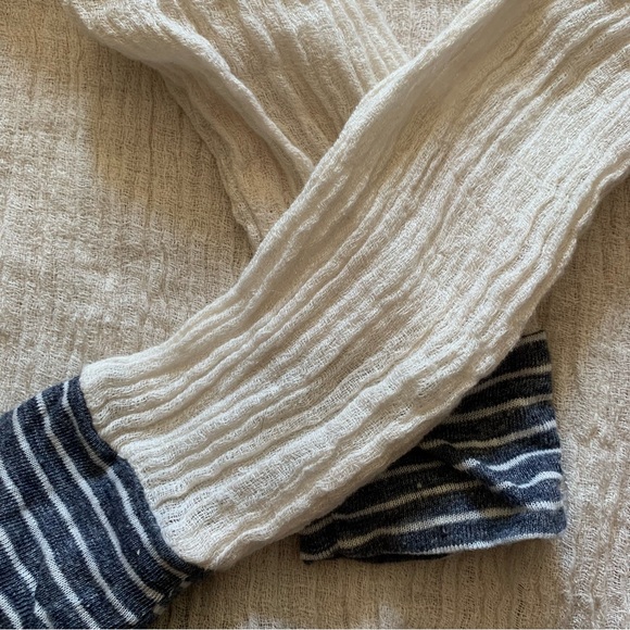 Objects Without Meaning Textured Crinkle Linen Top - Picture 8 of 11